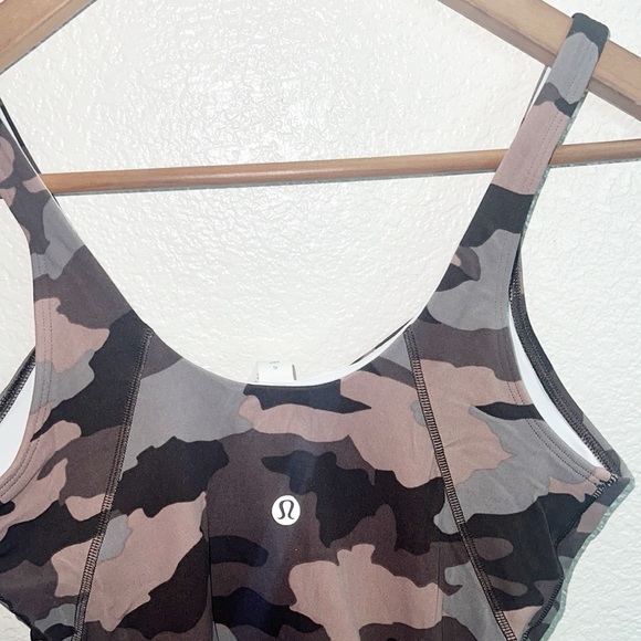 Lululemon Camo Nulu V Neck Built In Bra Align Tank Top New - Picture 10 of 10